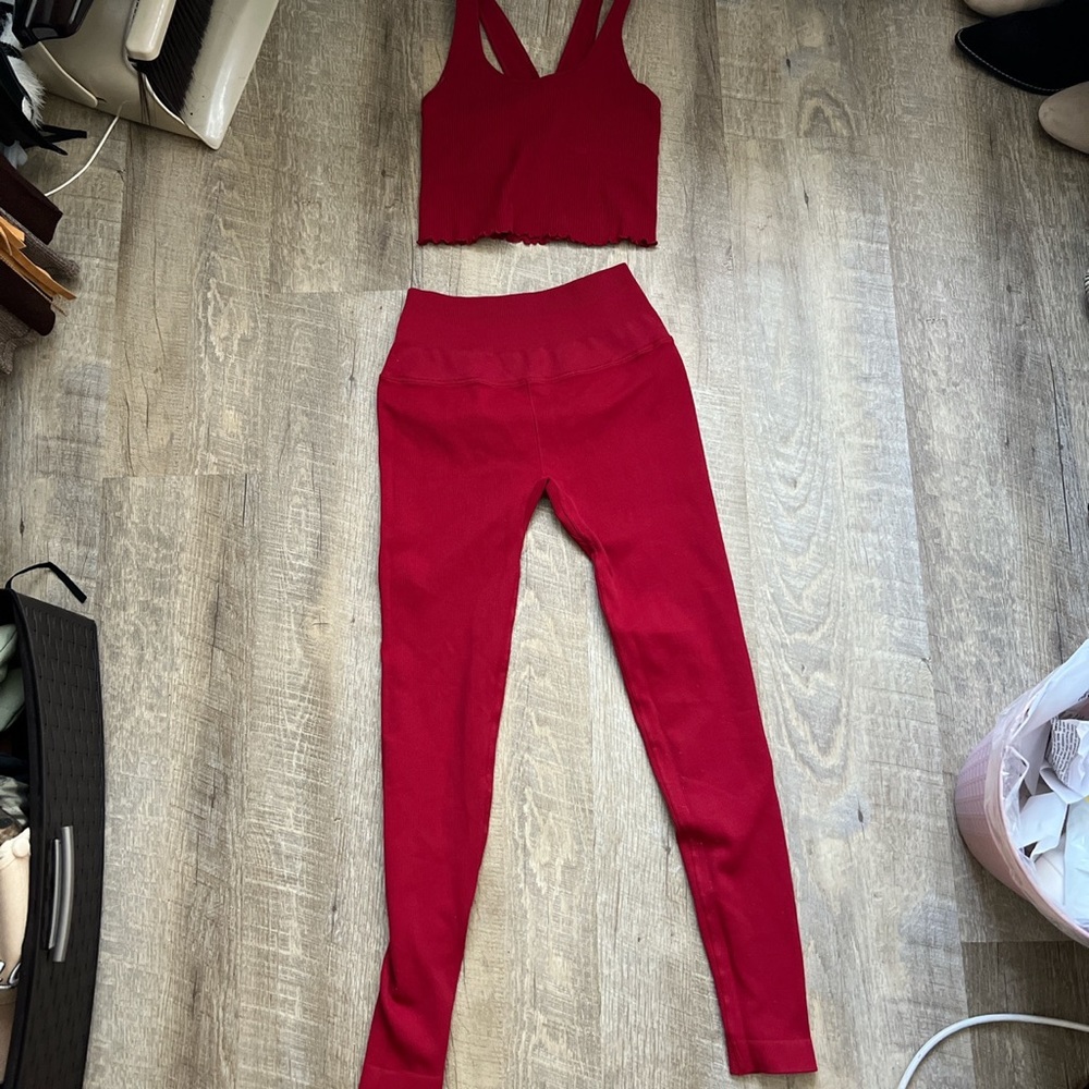 Spiritual gangster SET wine red work outside